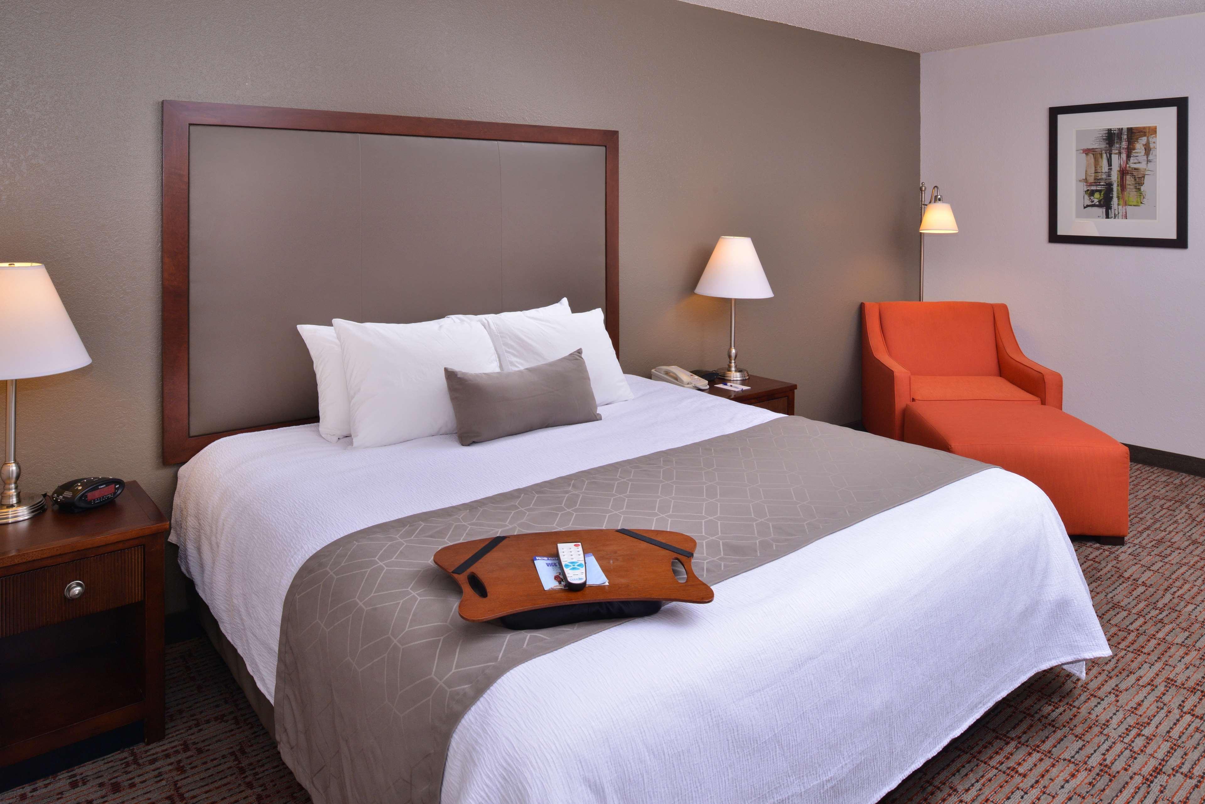 Best Western Plus Wichita West Airport Inn Exterior foto